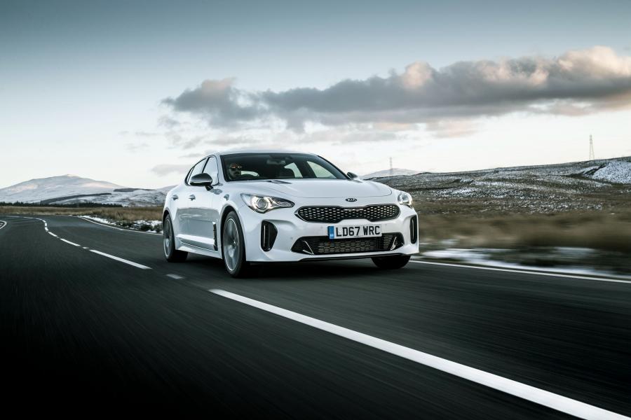  Kia Stinger GT-Line (CK) 2017 года  (UK) (фото 23 из 37)
